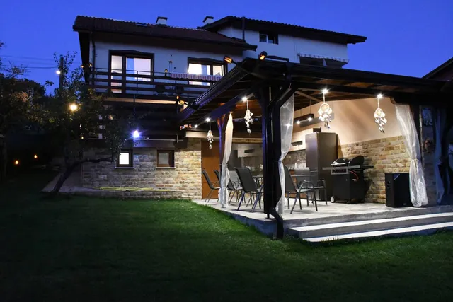 Къщи за гости “Сокол” и “Калина”