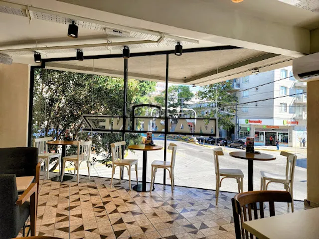 Café Martinez Monroe