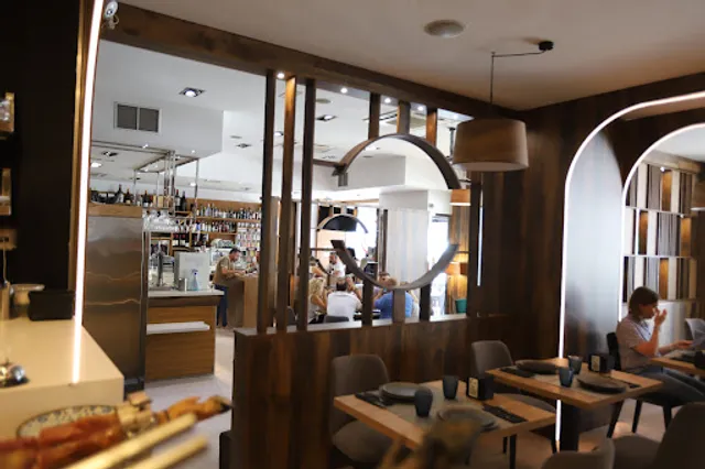 La Cava Vinatería Aguadulce