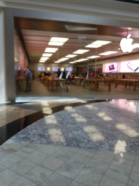 Apple Polaris Fashion Place