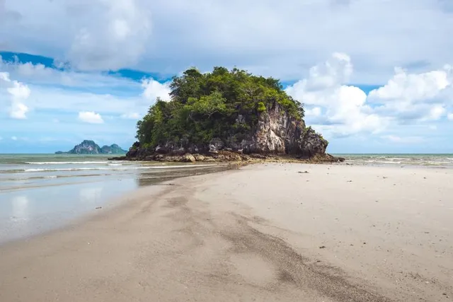 Nopharat Thara Beach