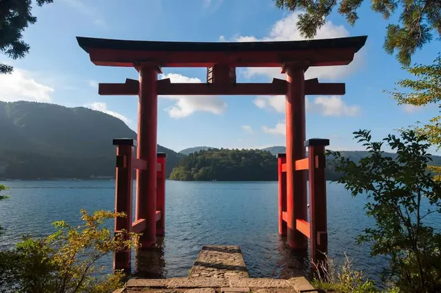 Hakone Shrine