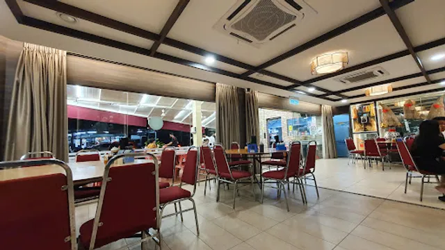 Lucky Famous Restaurant 粿条安