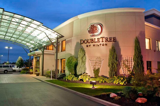 DoubleTree by Hilton Hotel Buffalo - Amherst
