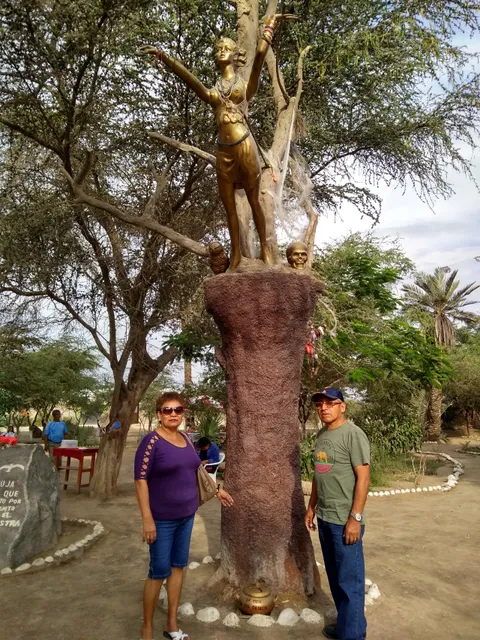 Monumento de La Bruja de Cachiche.