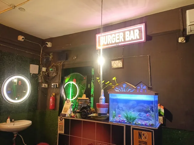 BURGER BAR