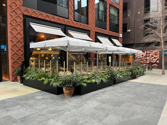 Chez Antoinette Victoria