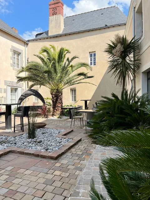 Hôtel Le Petit Perier - 3 étoiles - Centre-ville de Laval (53)