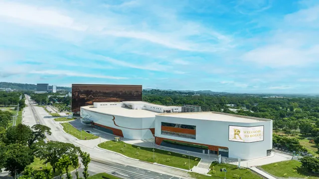 Royce Hotel and Casino