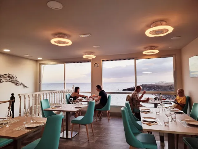 La Cueva De Los Abrigos