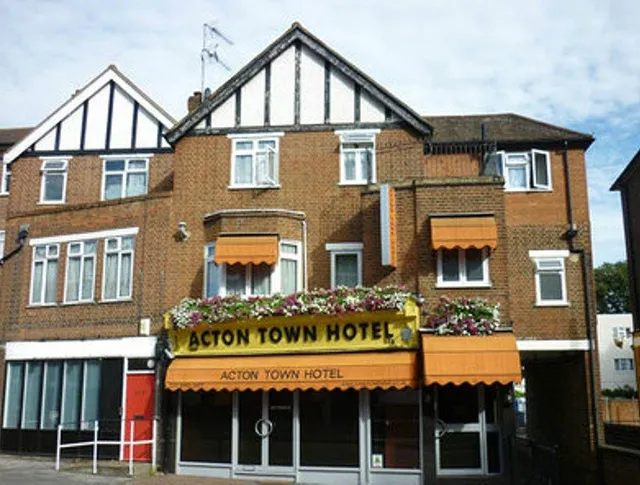 Acton Town Hotel