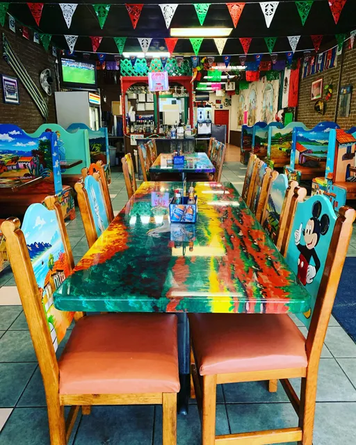 Dos Primos Restaurant