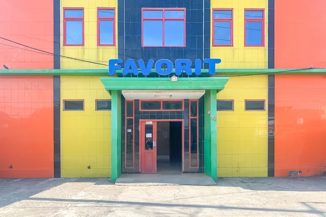 Urbanview Hotel Favorit Pamanukan Subang