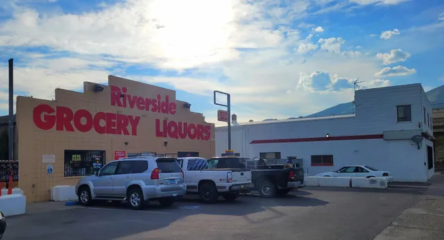 Riverside Grocery & Liquor