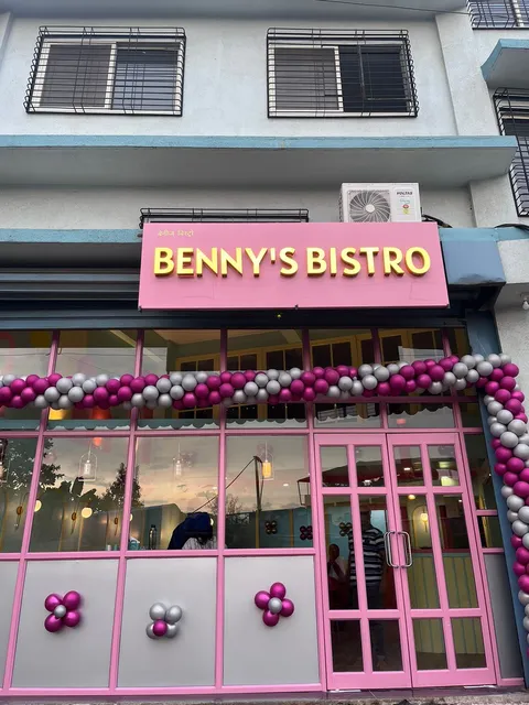 Benny’s Bistro (Vegetarian Café)