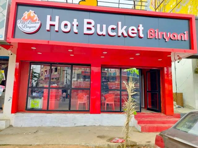 hot bucket biryani medak