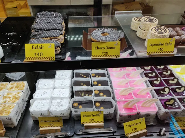 CakeBee - Your Favourite Bakery & Cake Shop