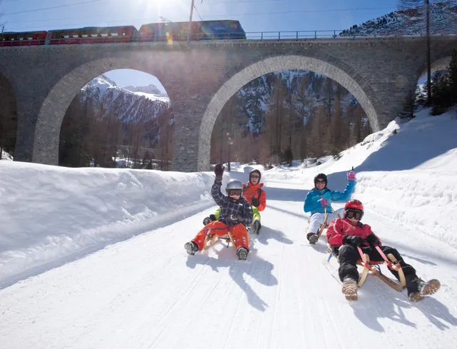 Schlittenvermietung Preda Onlinebuchung: Schlittel-Bahnorama.ch