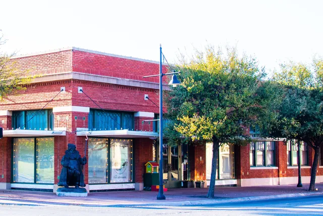 National Center for Children's Illustrated Literature