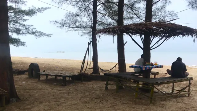 Pantai Sungai Lohan