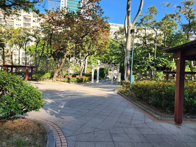 Cheung Sha Wan Path Sitting-out Area