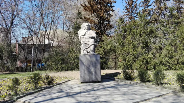 Dimitri Gulia Monument