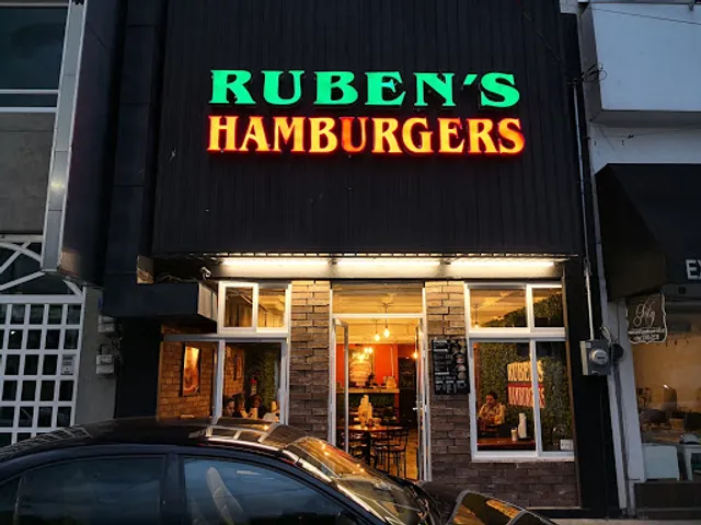 Ruben's Hamburgers Satélite