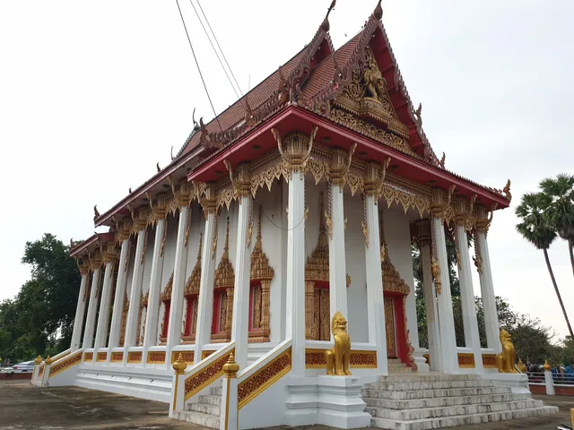 Wat Tha Nam Tuen