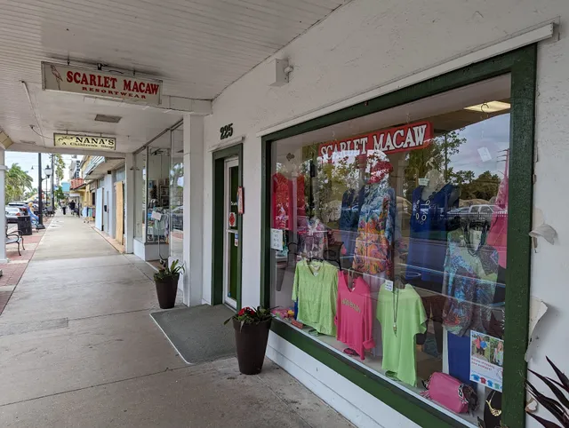 Scarlet Macaw Resort Wear