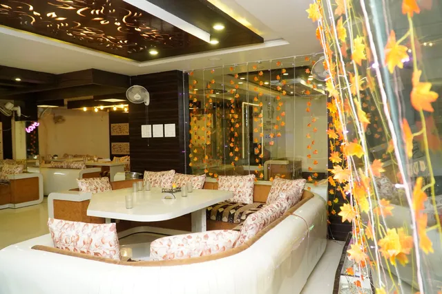 Hotel Rajgharana restaurant and Lodge