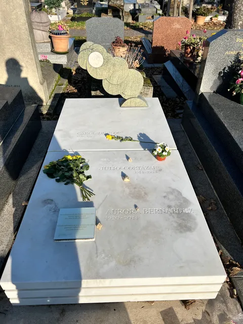 Tumba de Julio Cortázar