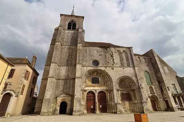 Église Collégiale Saint-Lazare