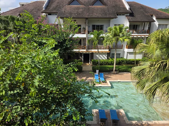 Villa Estela @ Monserrat II