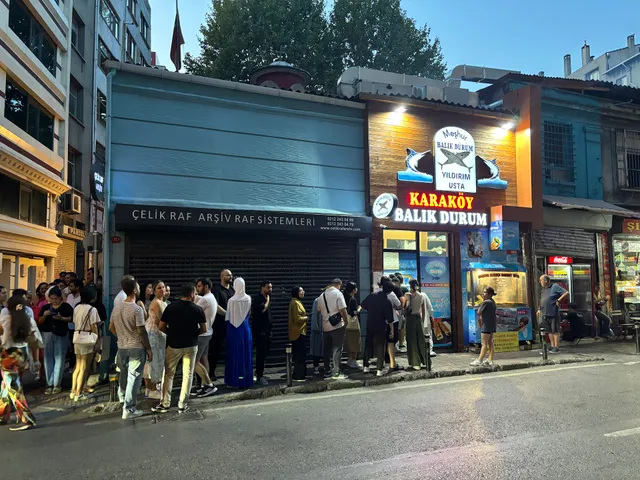 Sokak Lezzeti Tarihi Balık Dürümcü Mehmet Usta