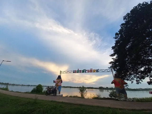 Little Kaeng Mae Khong River