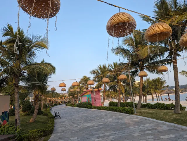 Khu du lịch quốc tế Đồi Rồng