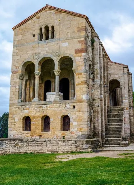 Iglesia de Santa María del Naranco