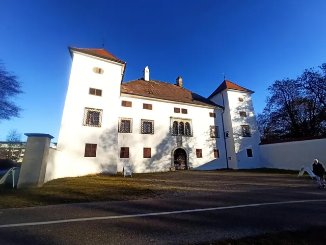 Schloss Welzenegg