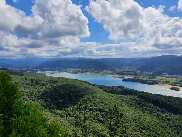 Ermita de San Pedro de Atxarre
