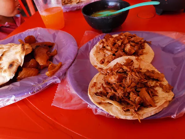 Tacos y tortas de Carnitas La More