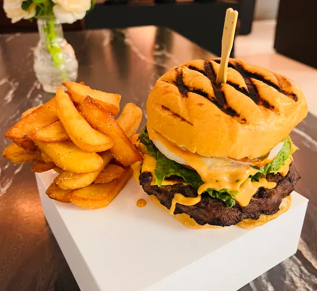 Classics and Spins Cafe