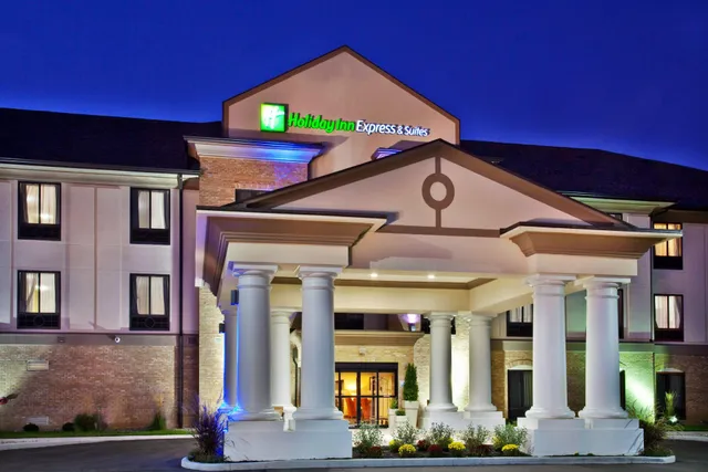 Holiday Inn Express & Suites Crawfordsville by IHG