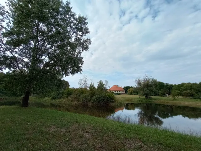 Erdőspusztai Bemutatóház és Arborétum