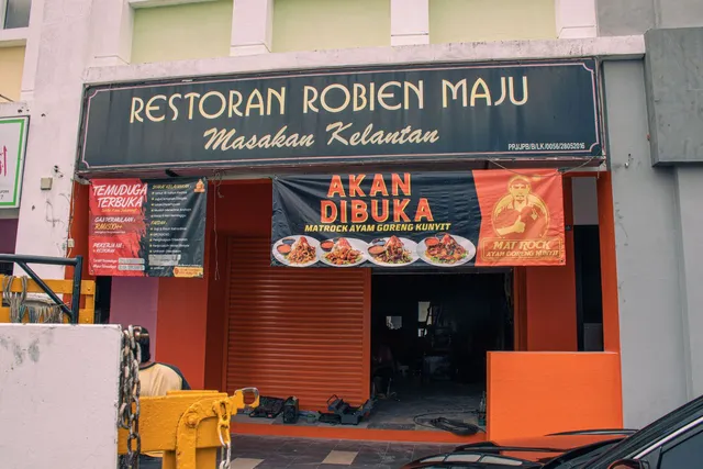 Matrock Ayam Goreng Kunyit Putrajaya