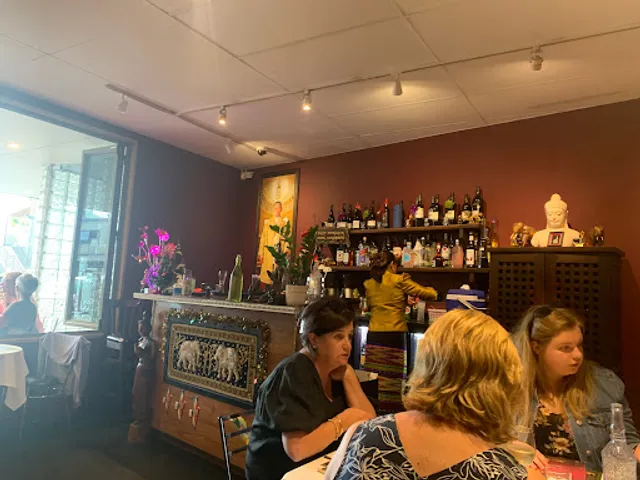 Dui's Restaurant of Fine Thai Cuisine