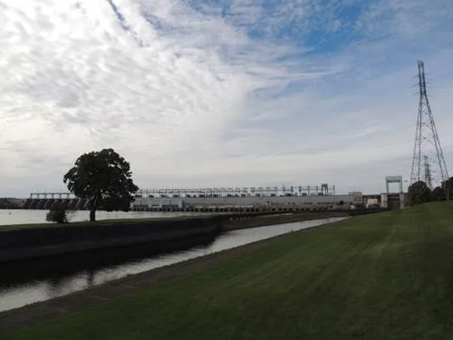 Écluse de Carillon | Lieu historique national du Canal-de-Carillon