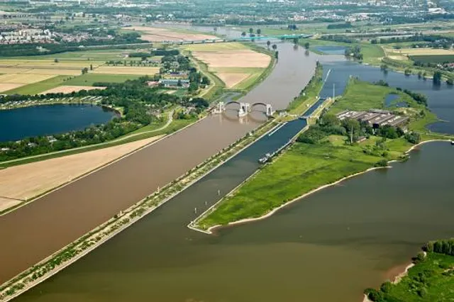 Sluis- en stuwcomplex Hagestein