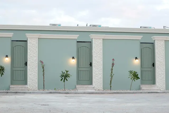 الأجنحة الرخامية