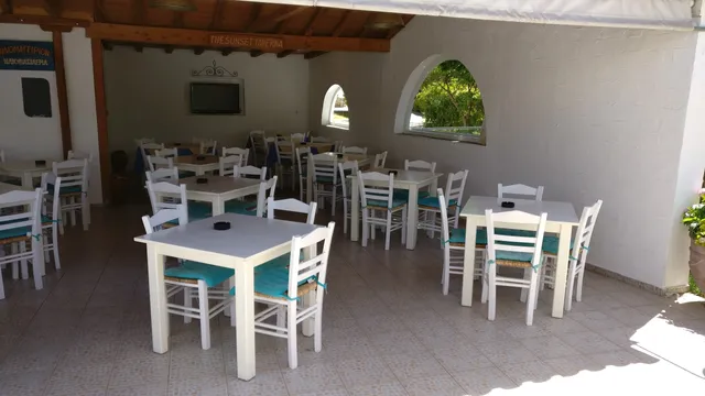 Sunset Hotel & Apartments