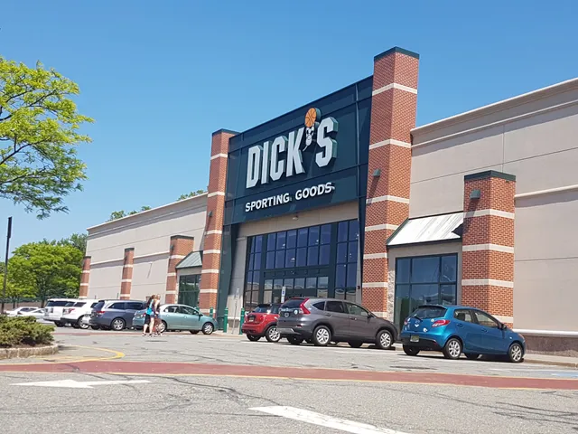 DICK'S Sporting Goods